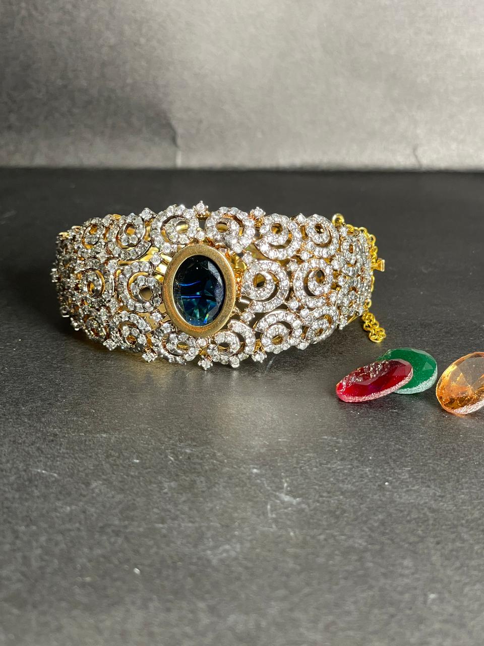 Changable Regal Bangle