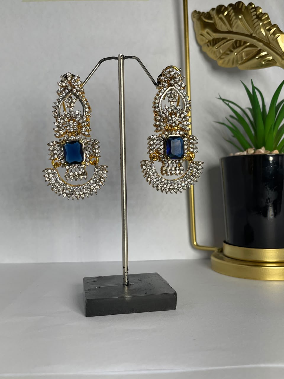 Queens Drop Earing