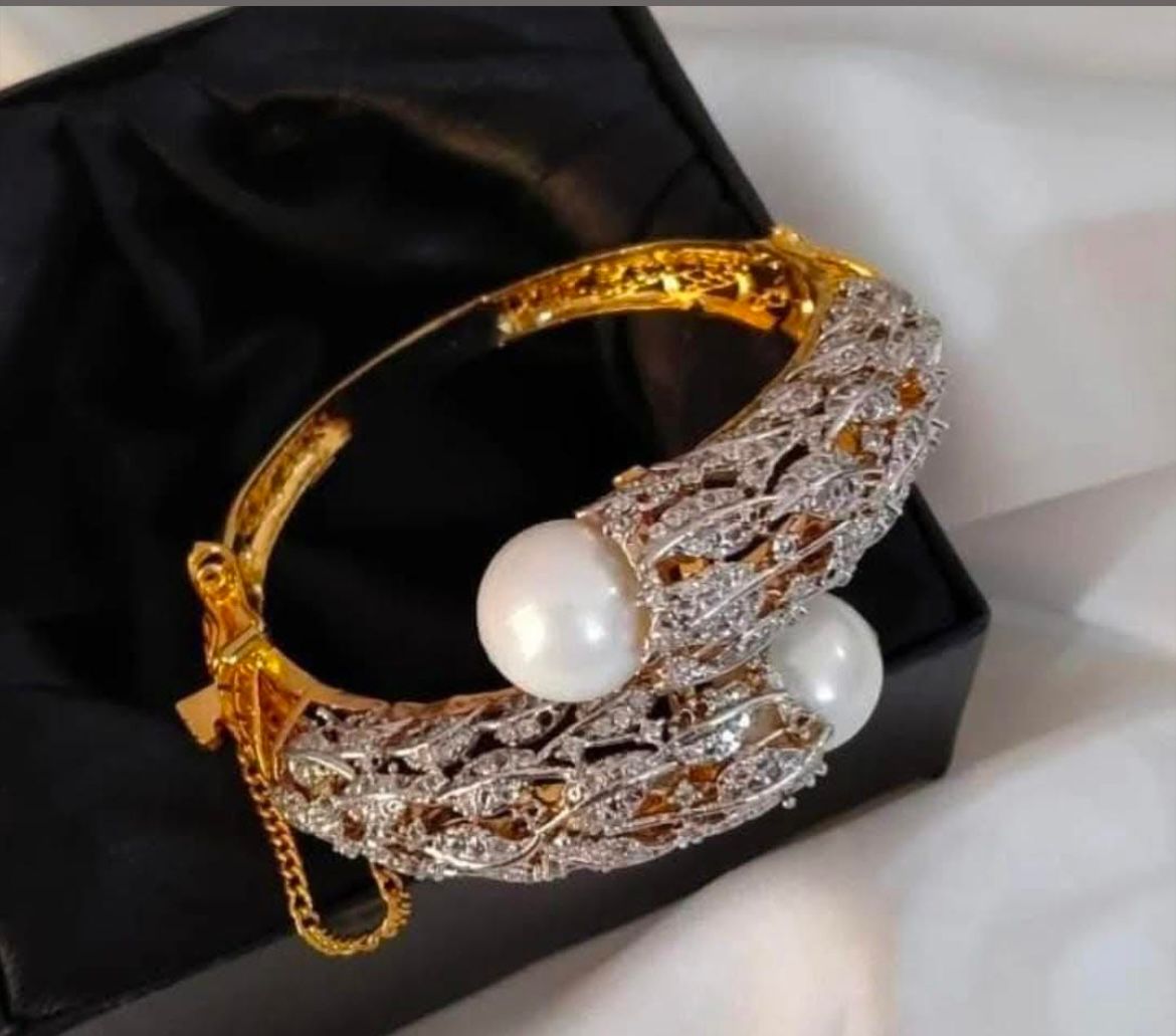 Pearl Aura
