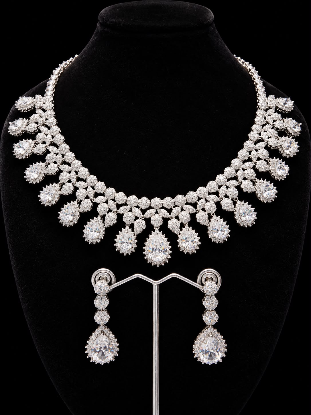 Raya Necklace