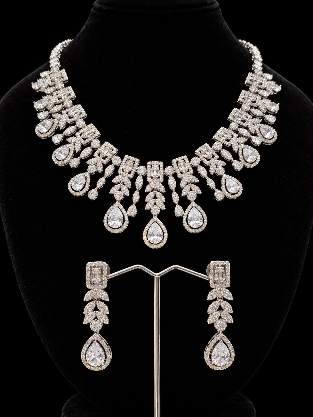 Vera Necklace